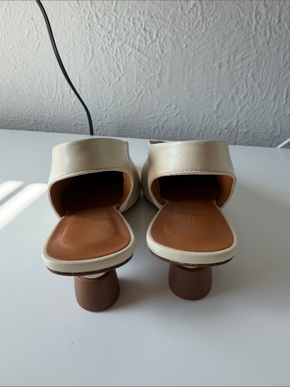 Robert Clergerie Cream Leather Slingback Mules - Picture 3 of 4